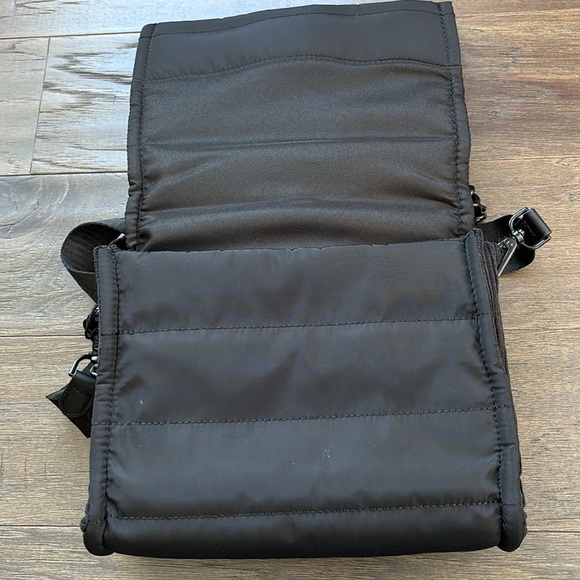 Steve Madden Quilted Puffer Convertible Crossbody/handbag,zipper pocket & 3 open - Picture 9 of 16